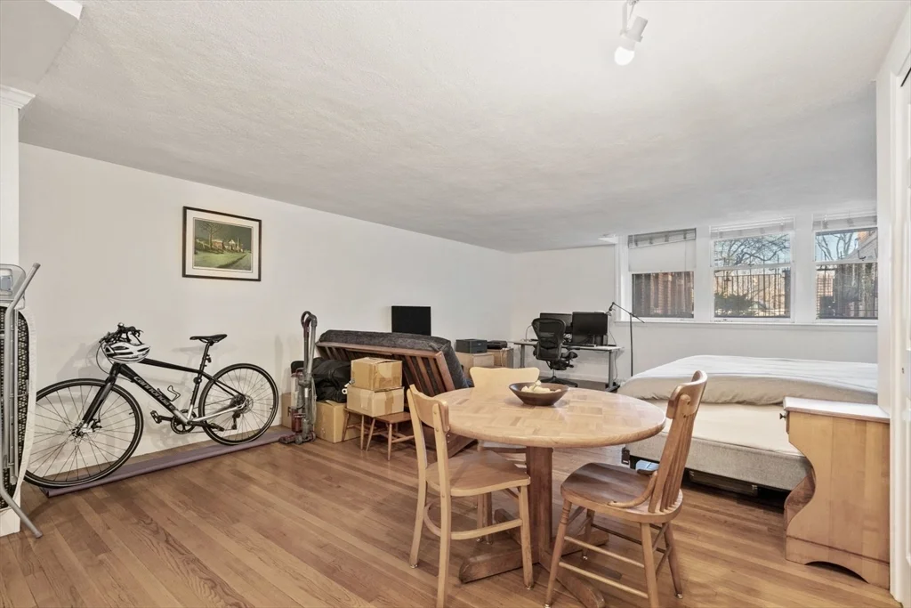 260 Beacon St, Back Bay