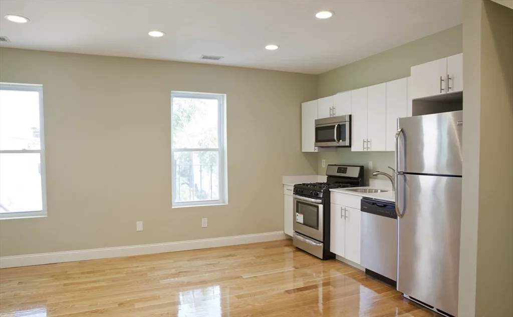 4 Kearsarge, Roxbury