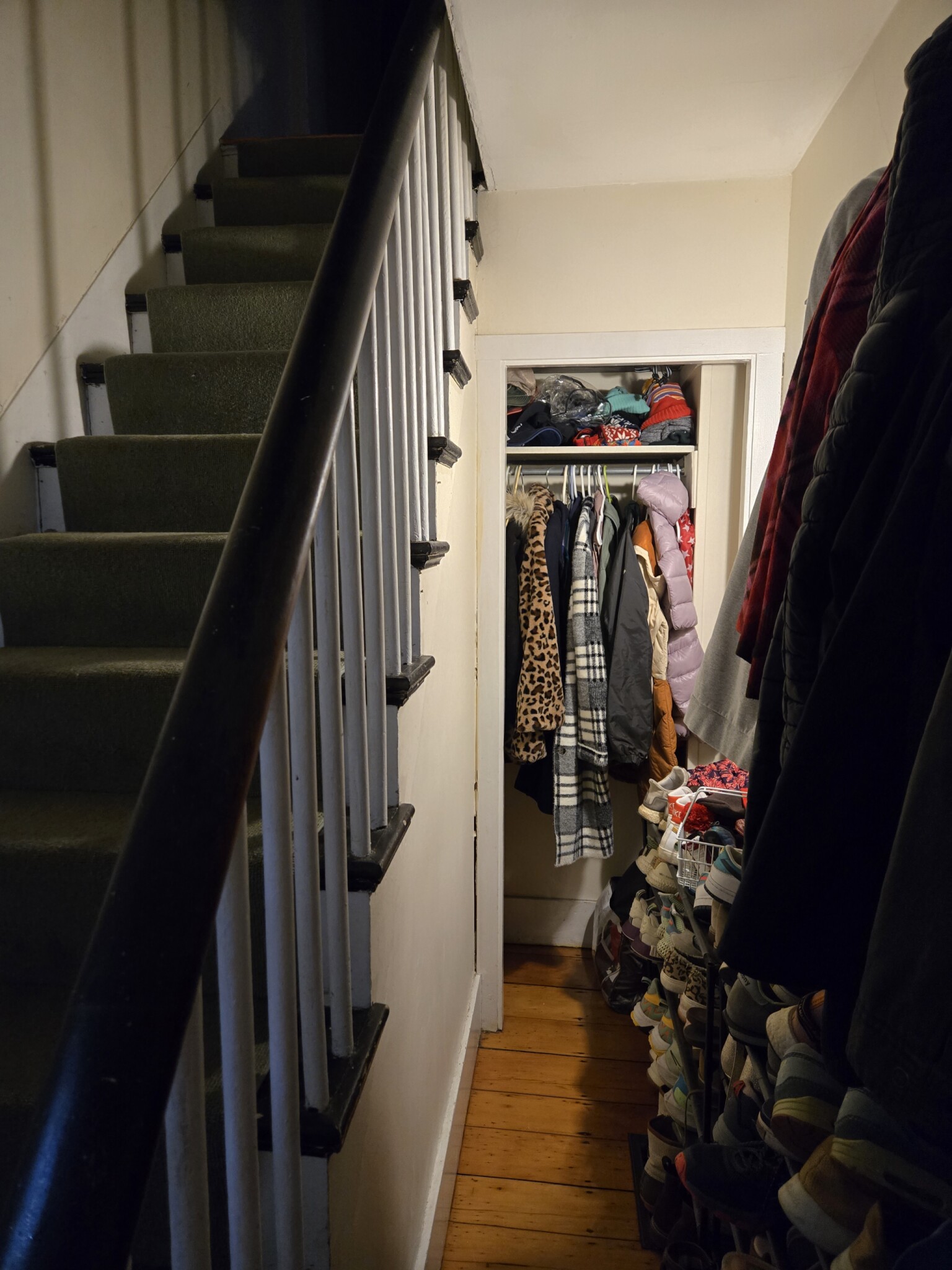 47 Clinton Pl, Newton Center