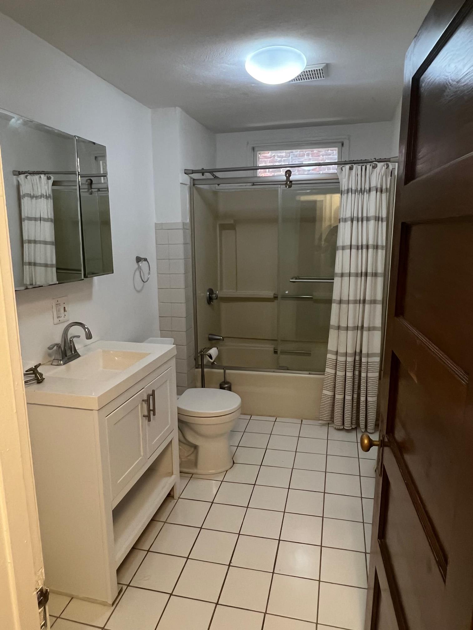 3 bed, 1 bath apartment for rent at 11 Chilcott Pl Unit 1, Jamaica Plain — photo 8 of 21