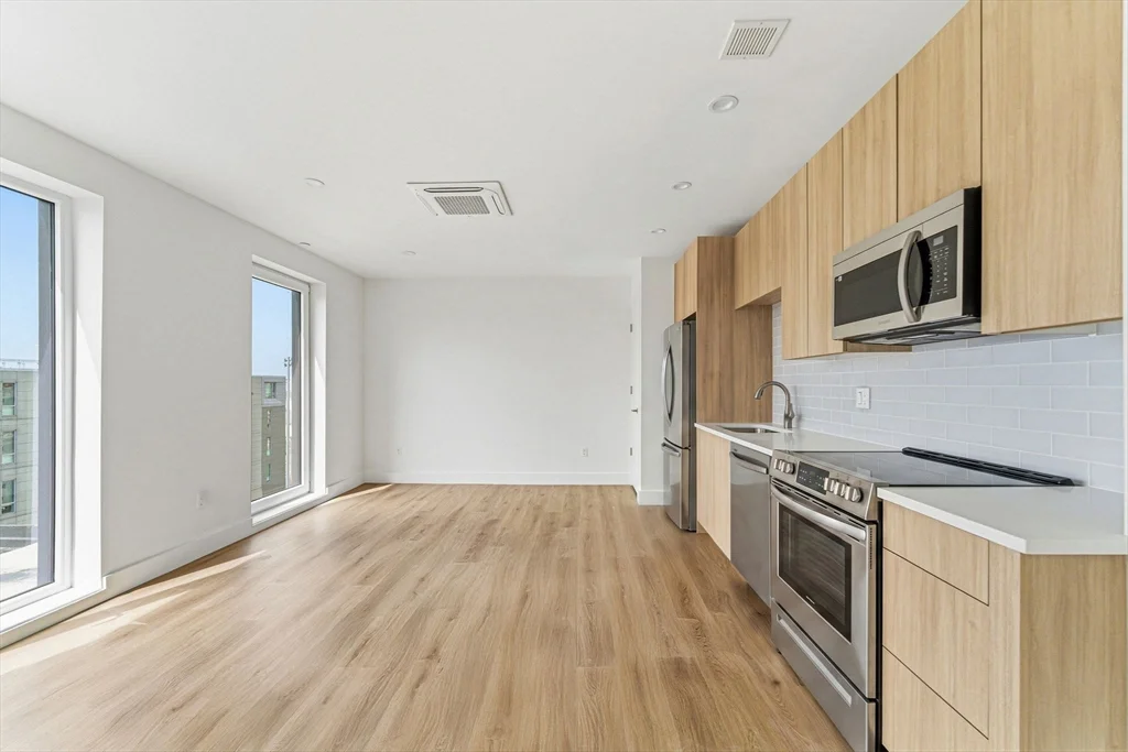 1035 Commonwealth Ave, Allston