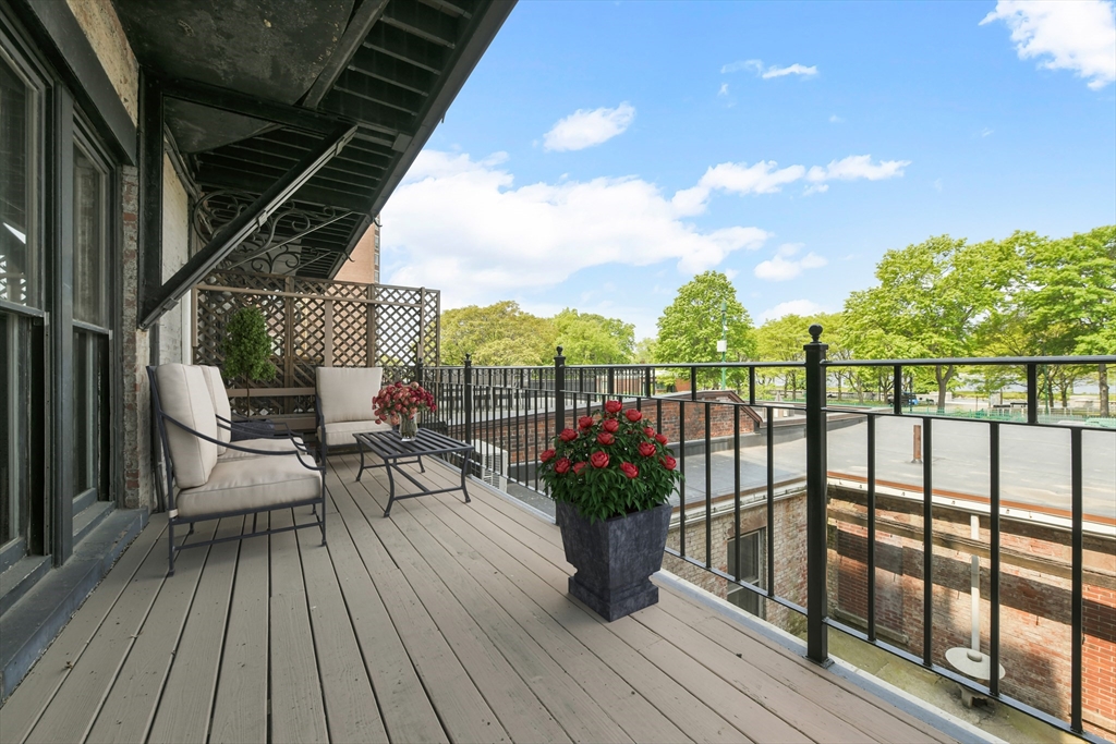 232 Beacon St, Back Bay