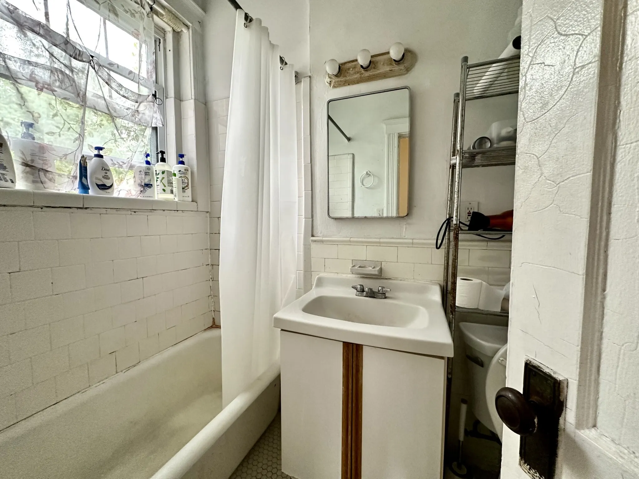 39 Mount Hood Rd, Brighton