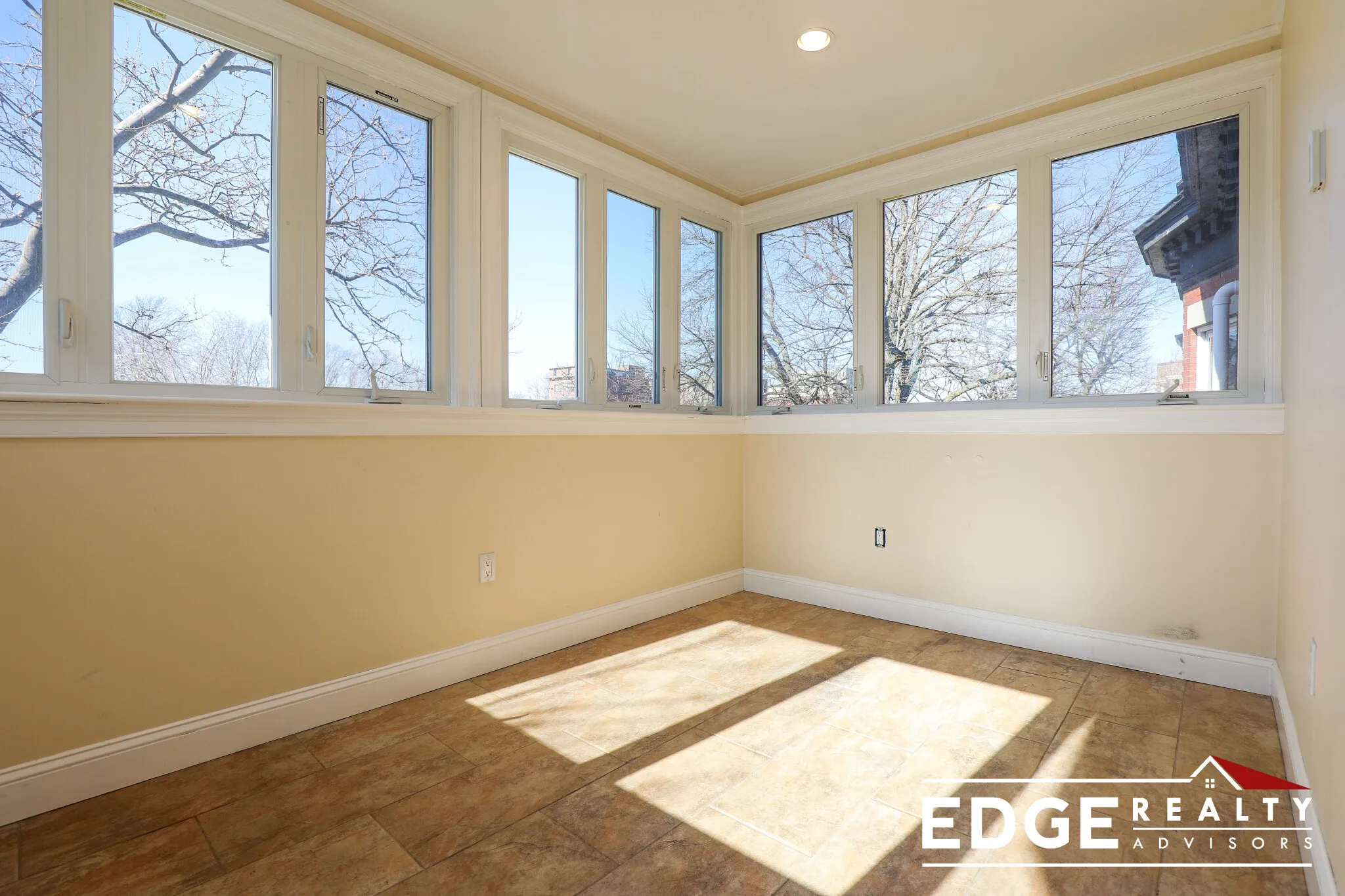 1526 Commonwealth Ave, Brighton