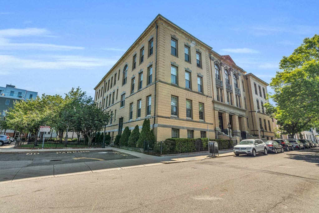 350 W 4th, South Boston