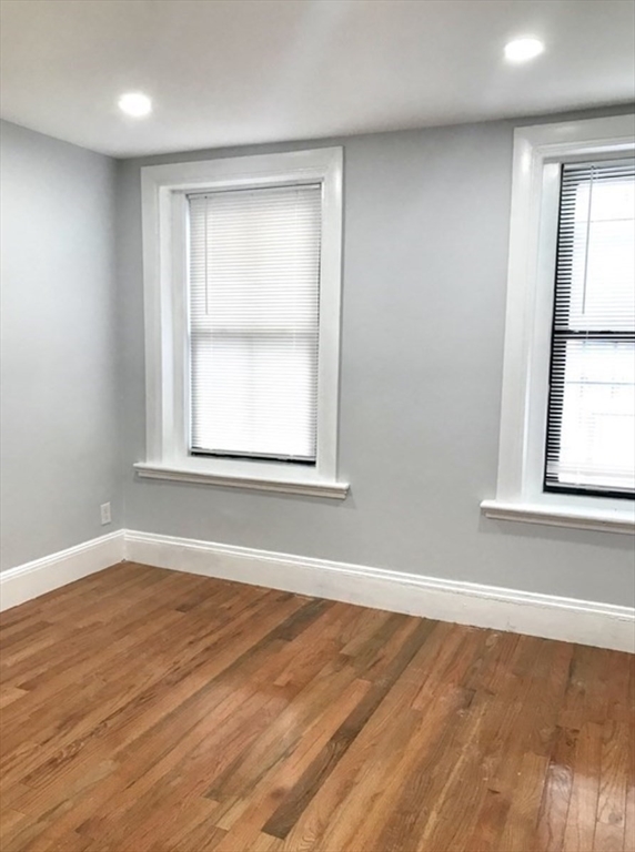 38 Regent St, Roxbury