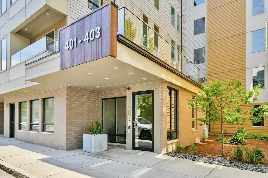 403 W 1st St, South Boston