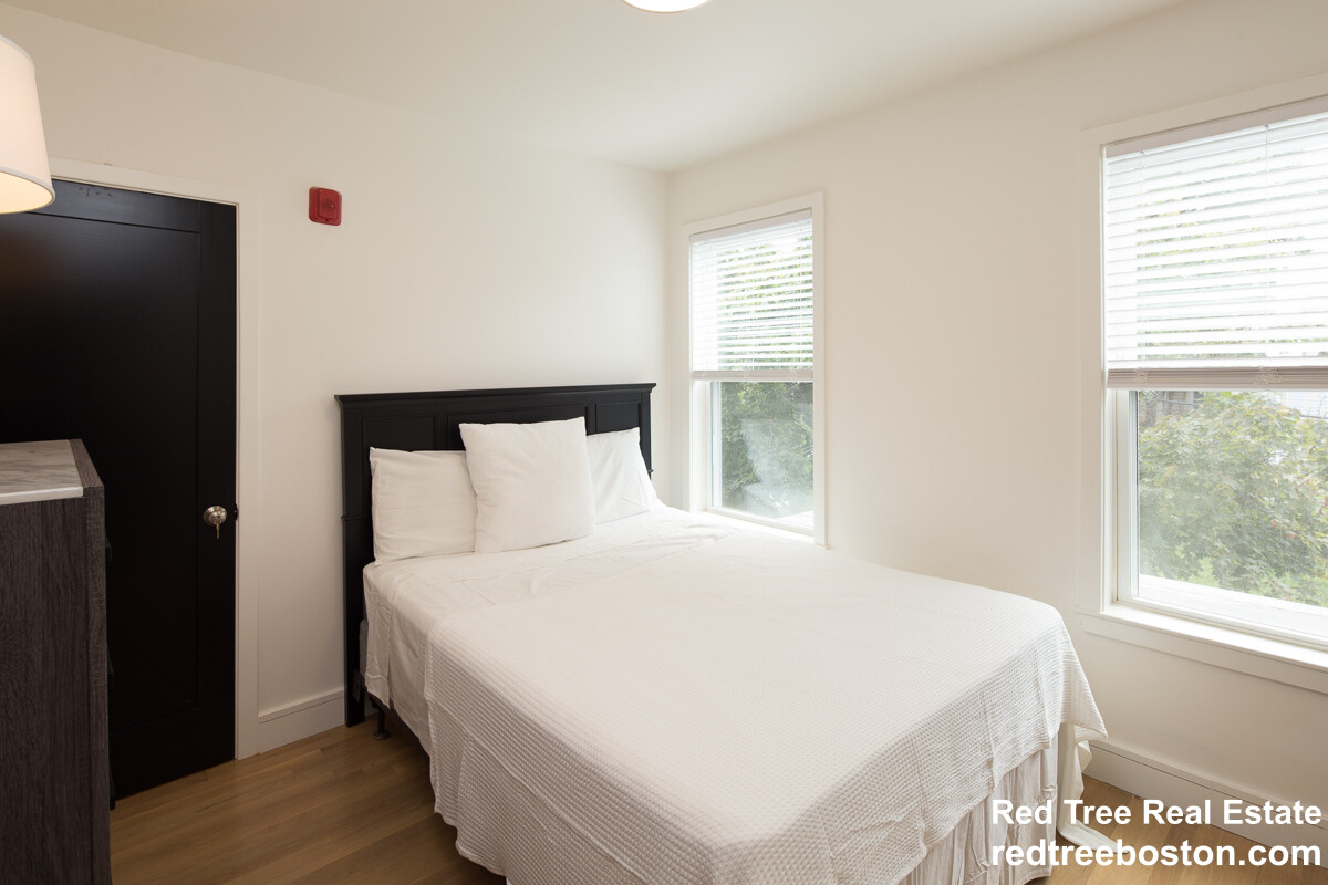 92 Brown St, South Side