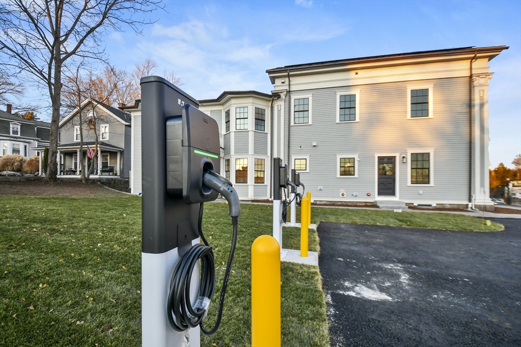 30 East Main St, Westborough