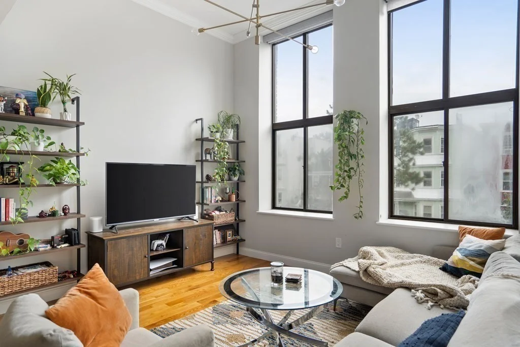 841 Parker St, Mission Hill