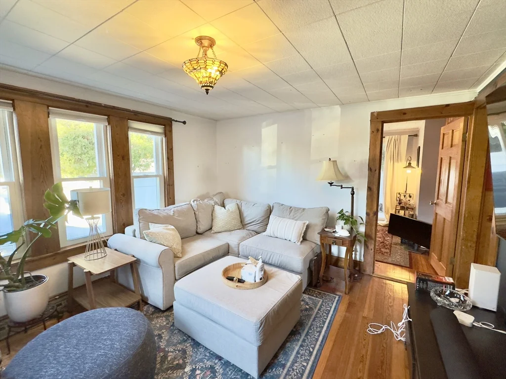 8 Fox Point, Dorchester