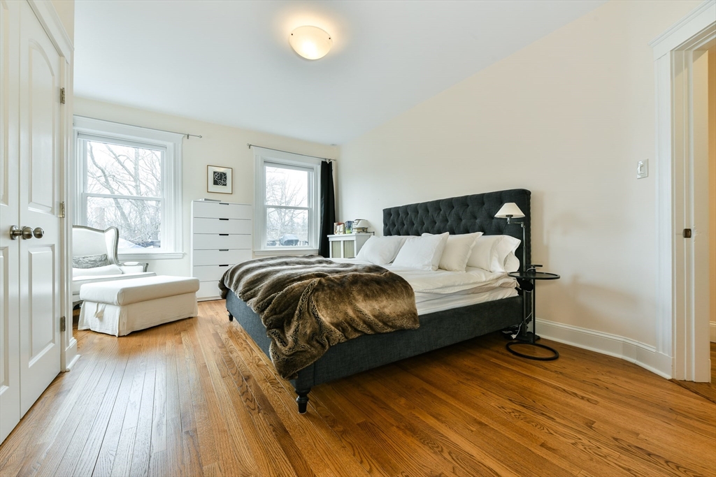 1038 Beacon St, Brookline