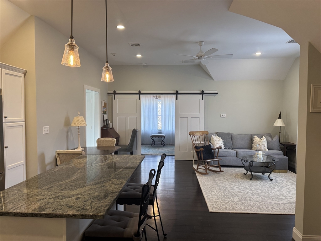 1037 Pleasant St, Bridgewater