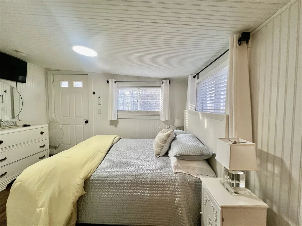 50 Browning Pond Cir, North Spencer