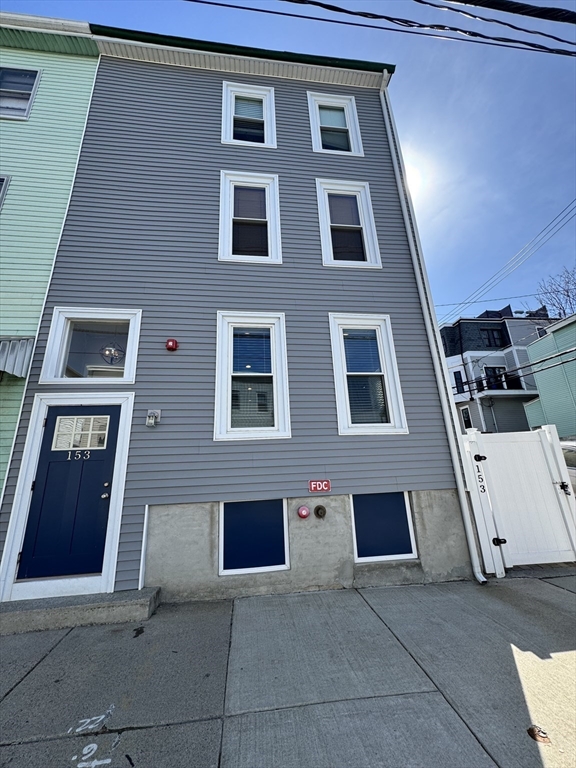 153 Everett St, East Boston