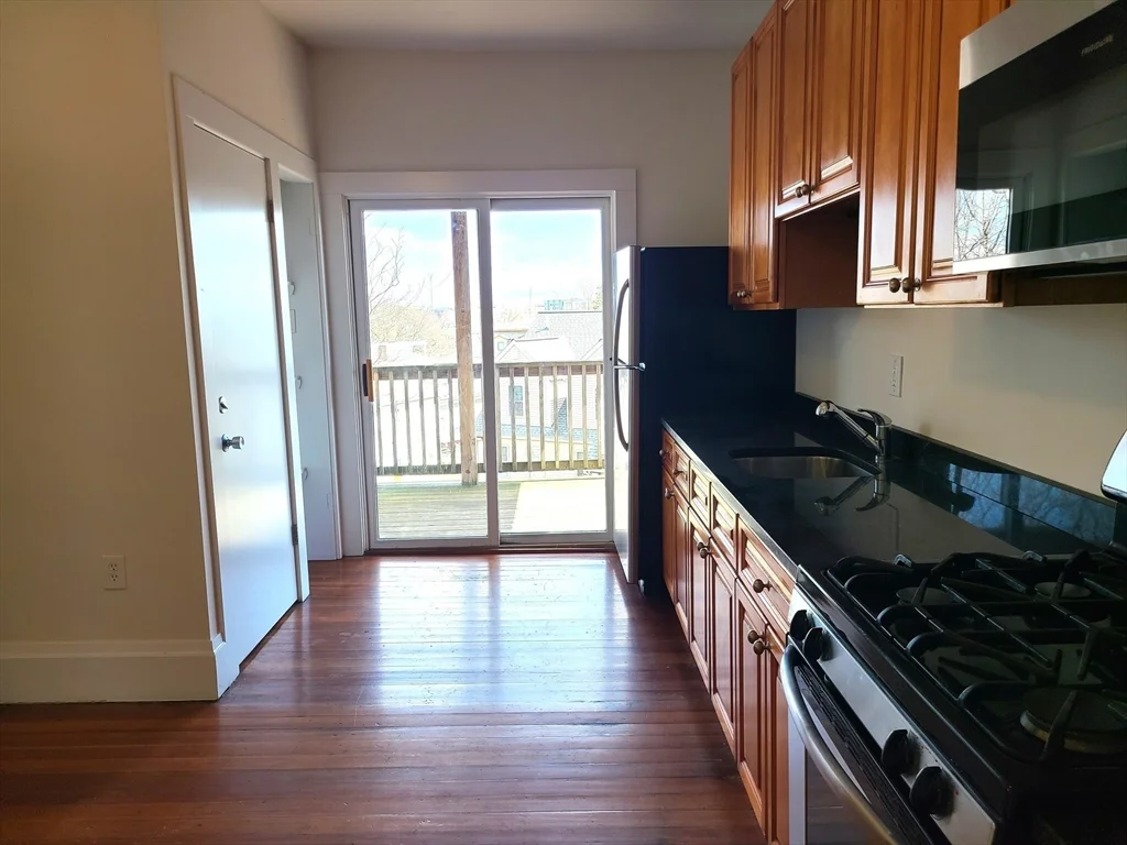 27 Buttonwood St, Dorchester