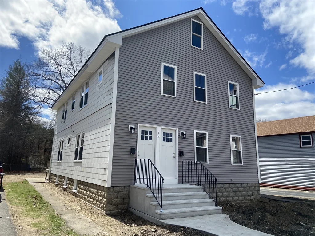 16 Taft St, Uxbridge