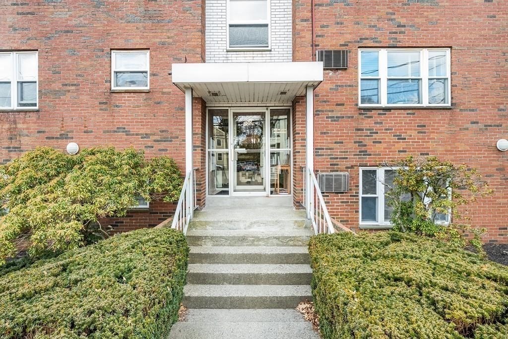 100 Summer St, Watertown