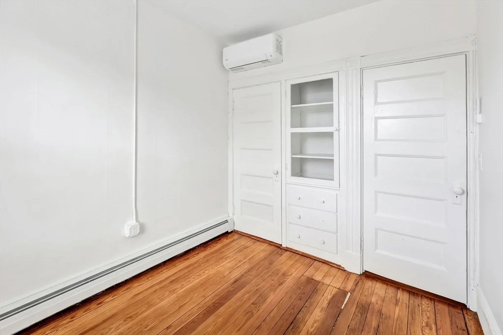 864 Huntington, Mission Hill