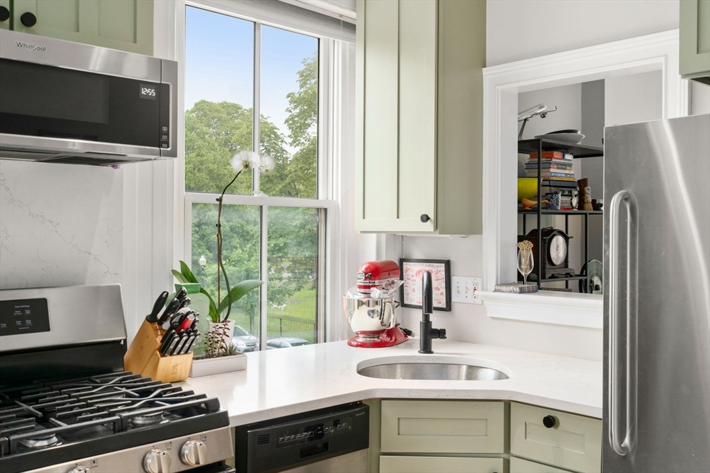 437 Shawmut Ave, South End