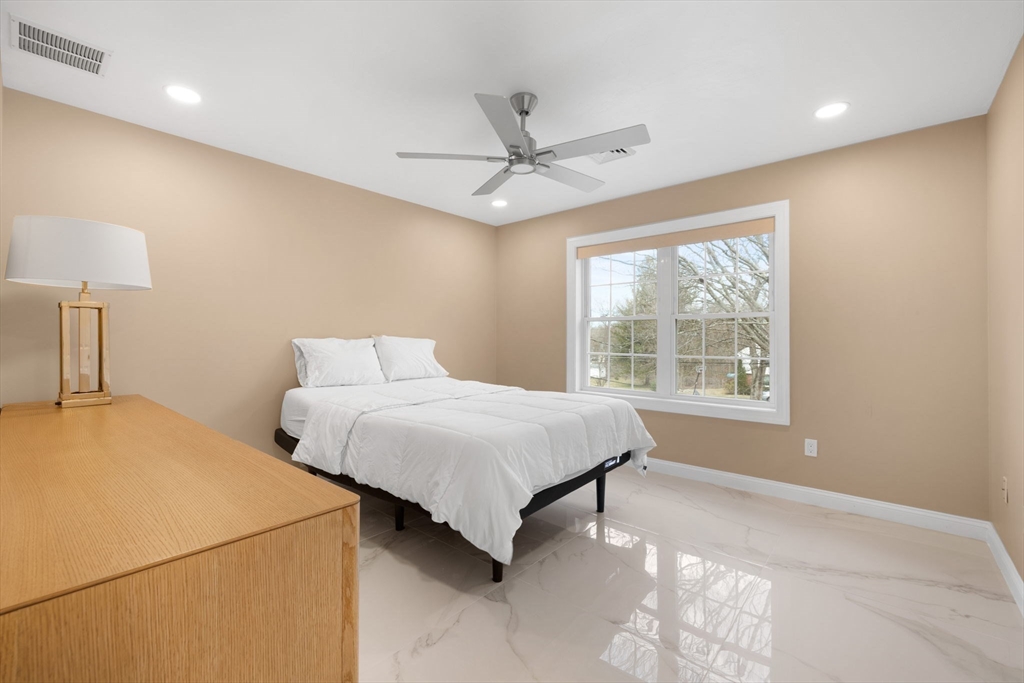 60 Shufelt Rd, South Walpole