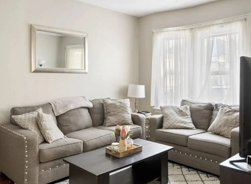 44 Green Leaf, Tufts University