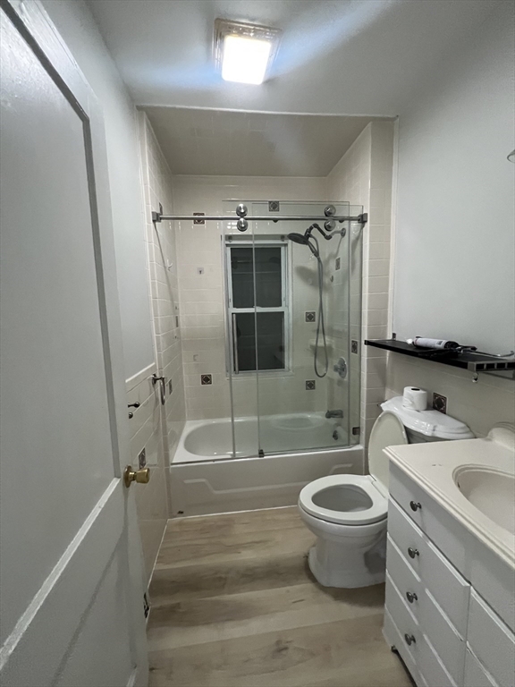 16 Billings Rd, Quincy