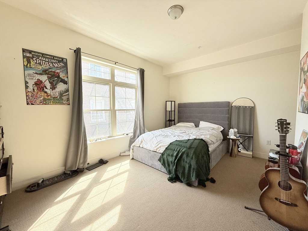 9 Gardner St, Allston