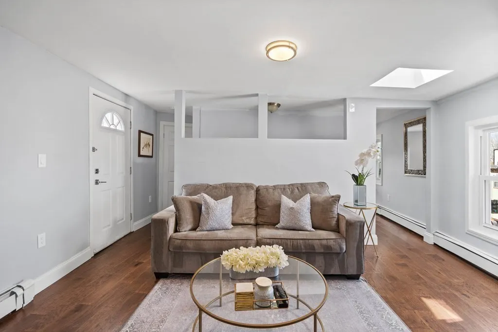 1 Telegraph St, South Boston