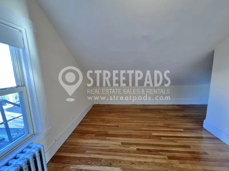 381 Harvard St, Mid-Cambridge