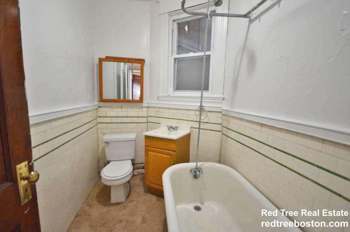 134 Englewood Ave, Brighton