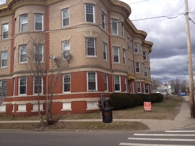 1 Beacon Ave, Holyoke