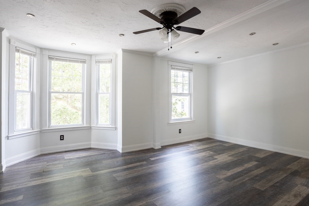 71 Old Harbor St, South Boston