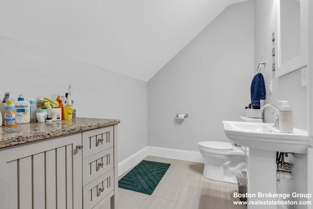 180 Saint Alphonsus St, Mission Hill