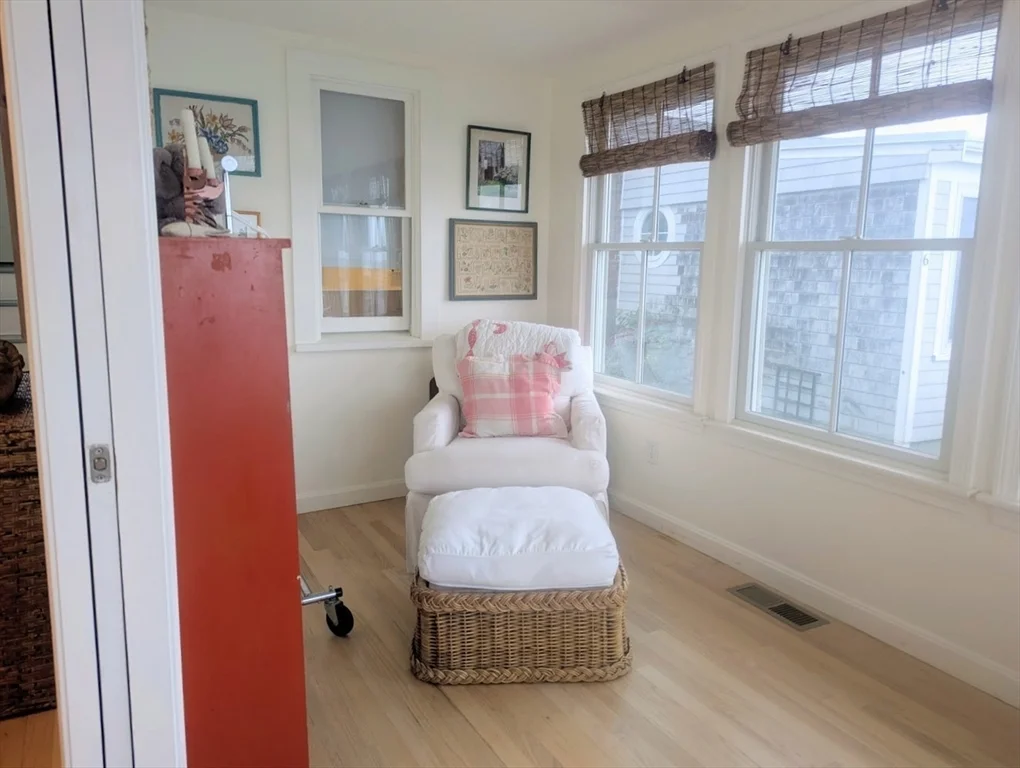 4 Cliff Rd, Little Neck