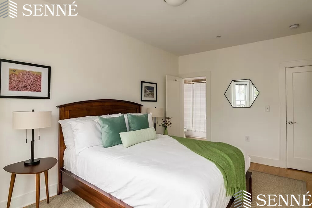 18 Whitney Ave, Cambridgeport