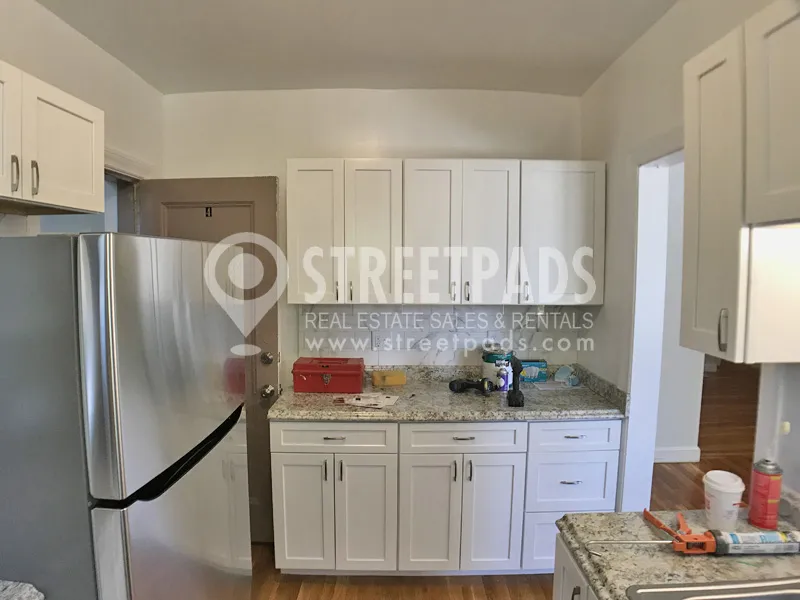 1129 Beacon St, Longwood