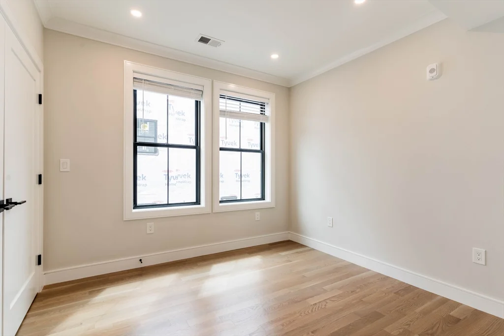 283 Lamartine St, Jamaica Plain