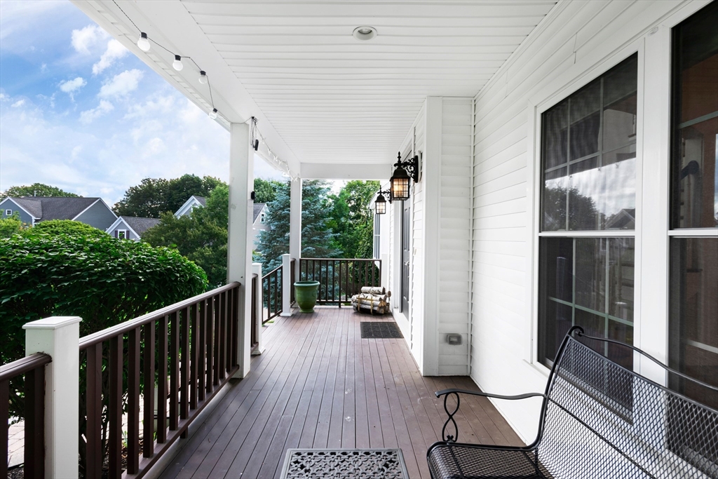 14 Brattle Ln, Arlington