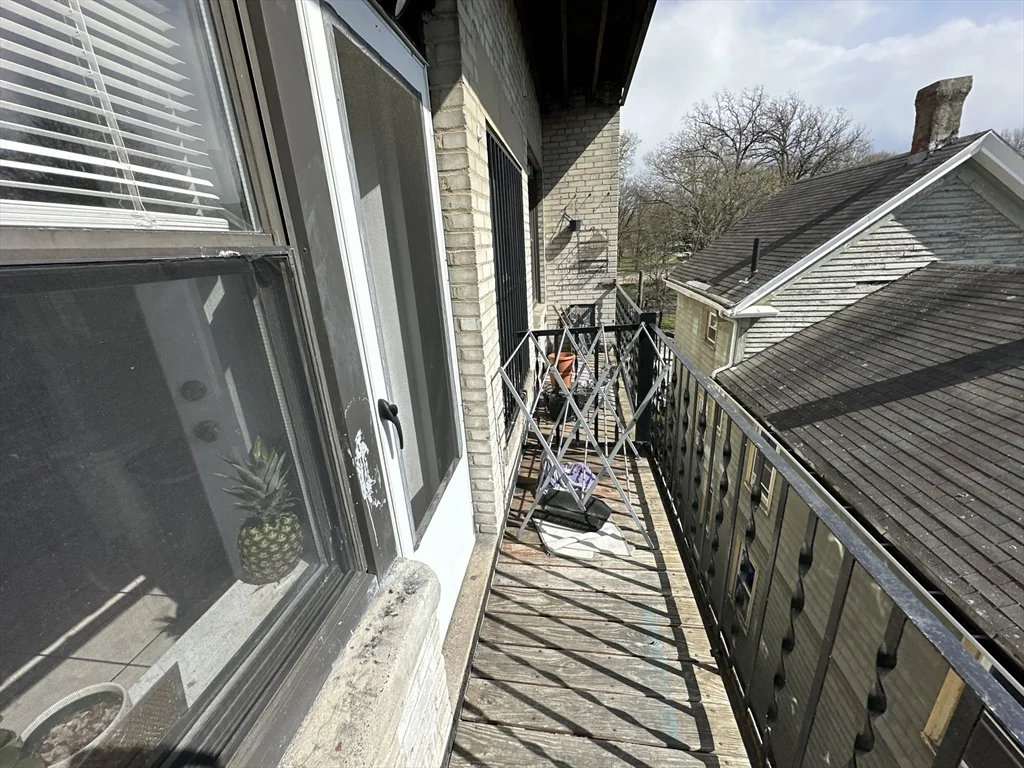 435 Walnut Ave, Roxbury