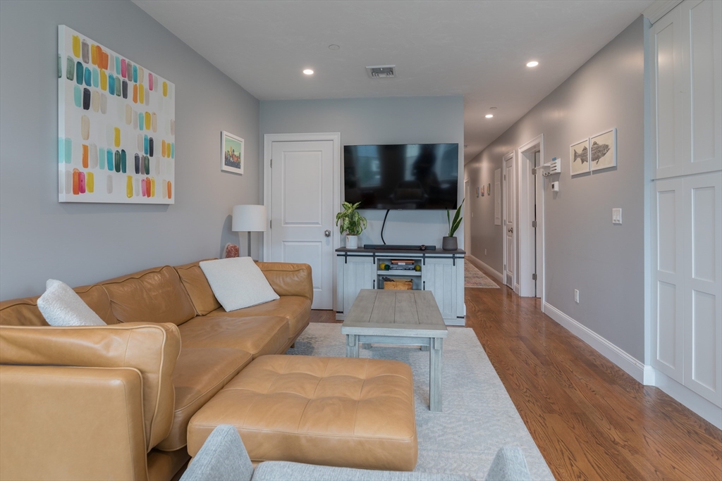 194 K St, South Boston