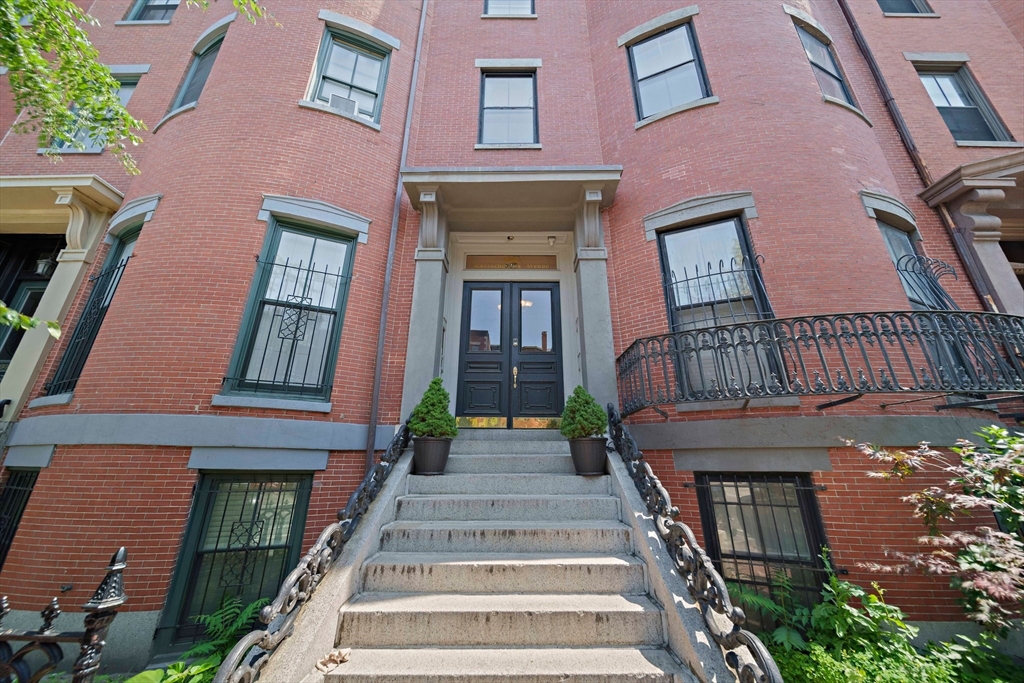 608 Massachusetts Ave, South End