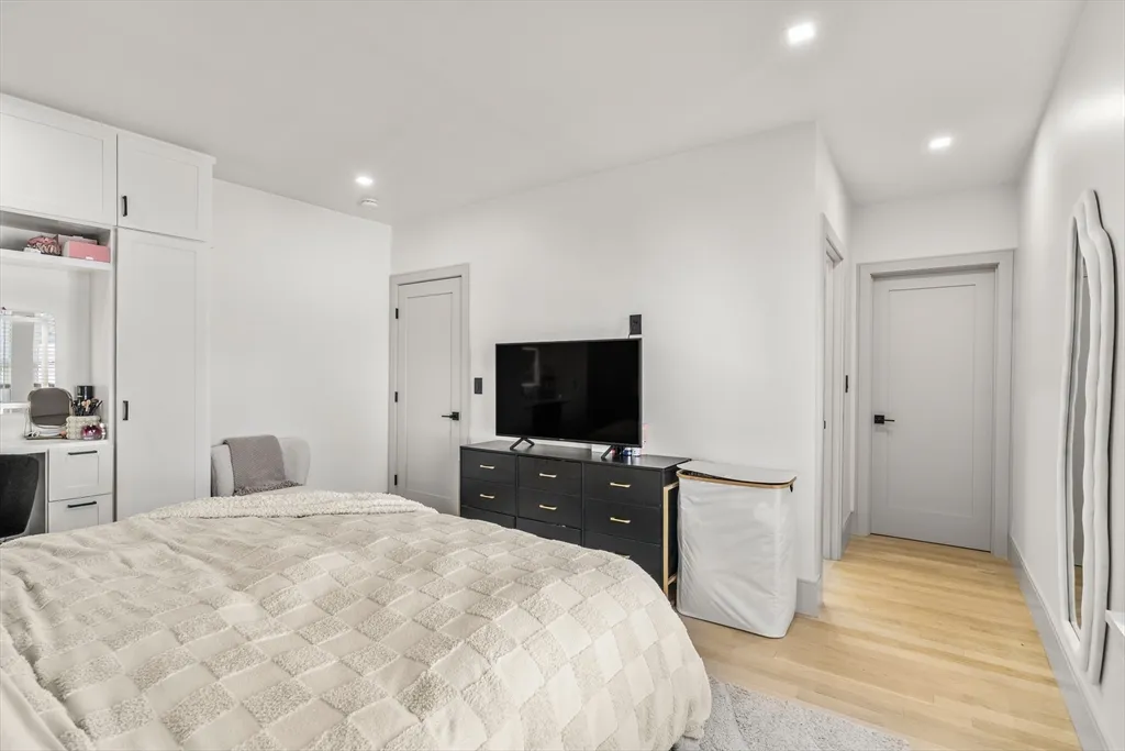 29 S Munroe Ter, Dorchester