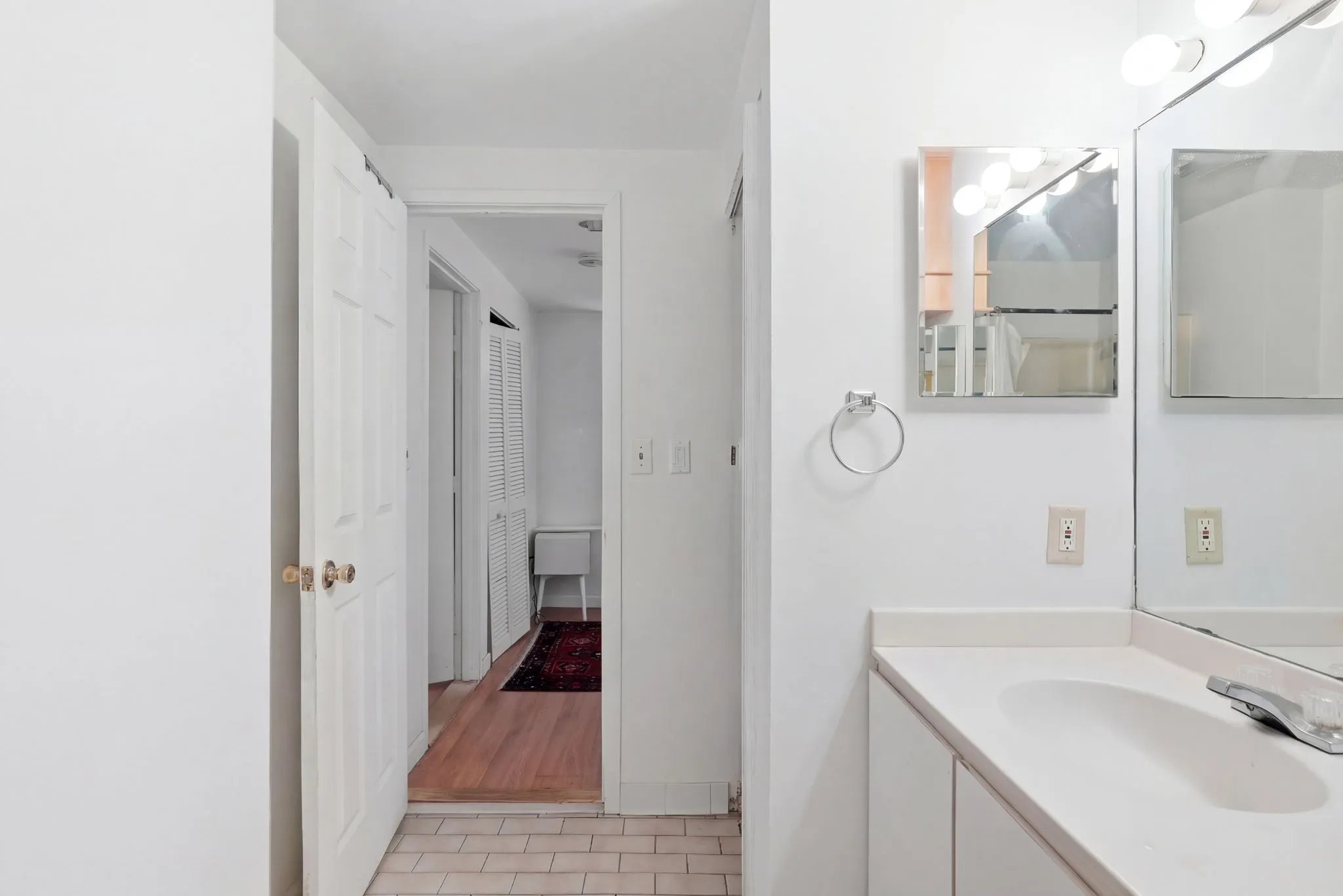 104 Gainsborough St, Fenway