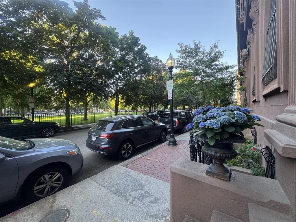 42 W Newton St, South End