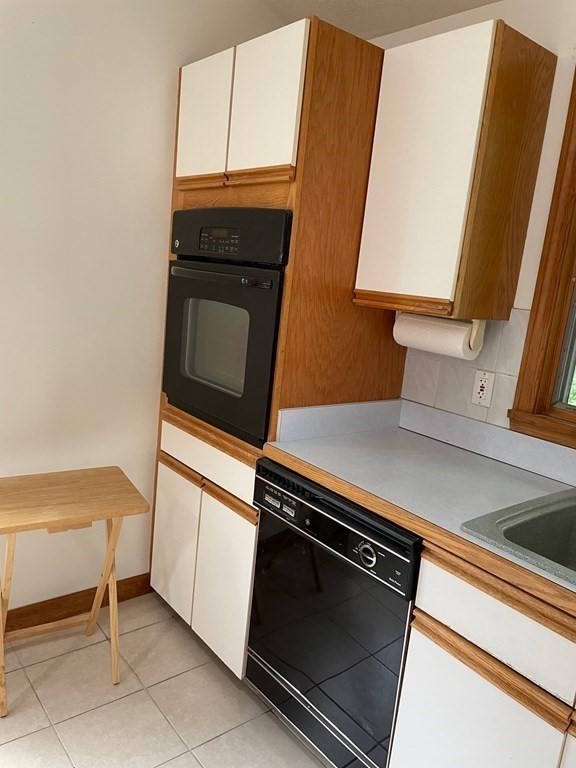 3 Foley Dr, North Reading