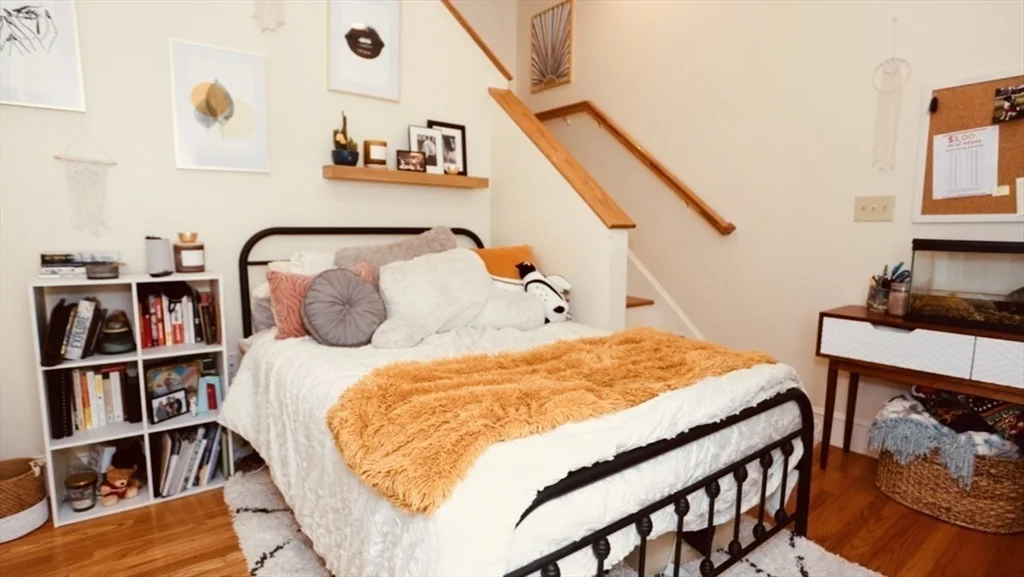 21 Highland Park Ave, Roxbury