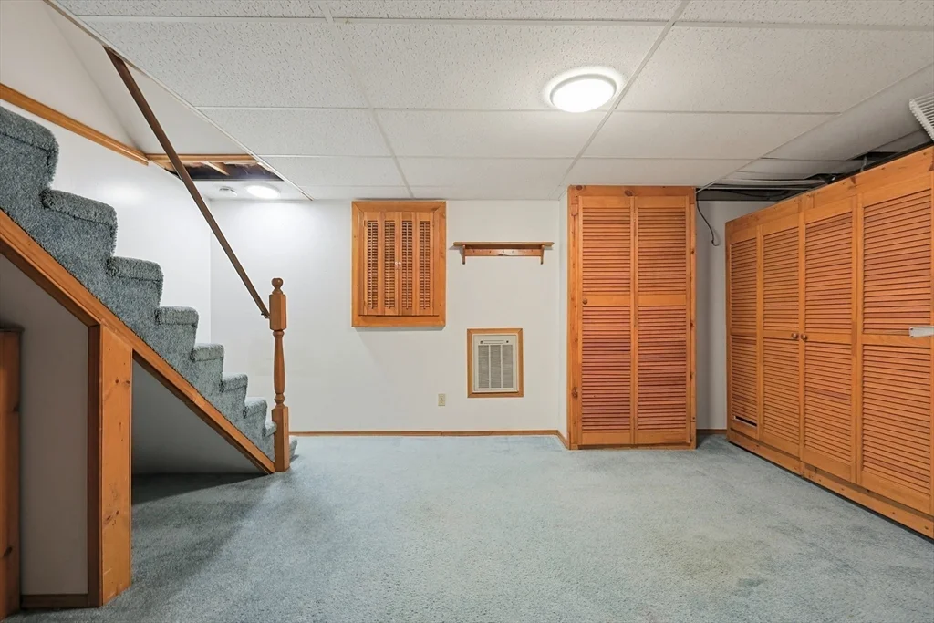 1 West Belcher, Foxboro