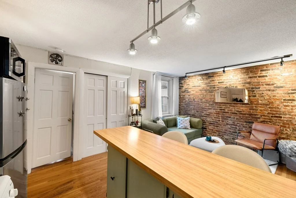 10 Henchman St, North End
