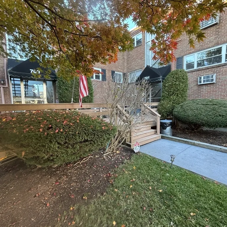 701 Adams St, Dorchester